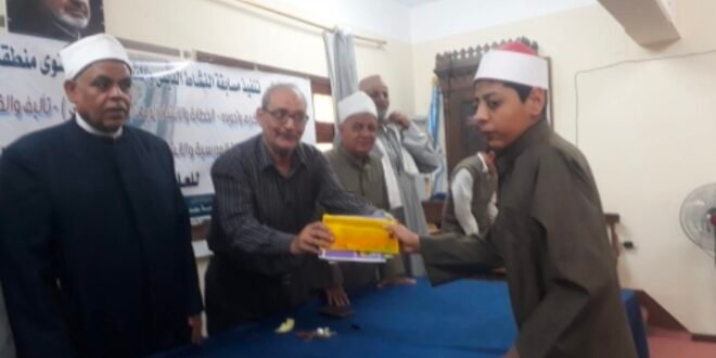 نور العزيمة يُضيء أسيوط: نابغة الأزهري المكفوف عبدالحكيم سليم يعتلي قمة المتفوقين